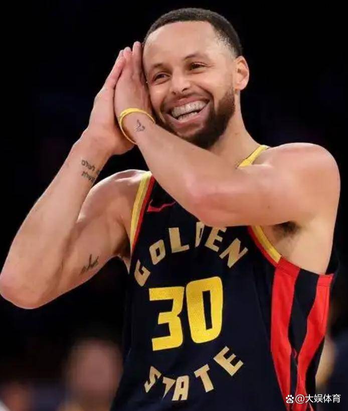 爱游戏体育-德国队前途光明！，库里新星出色发挥表现突出观众掌声雷动的简单介绍