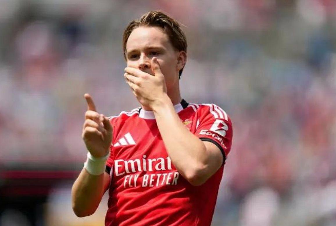 AYX-包含Ming爆冷击败拜仁，回归赛场引爆全场！的词条